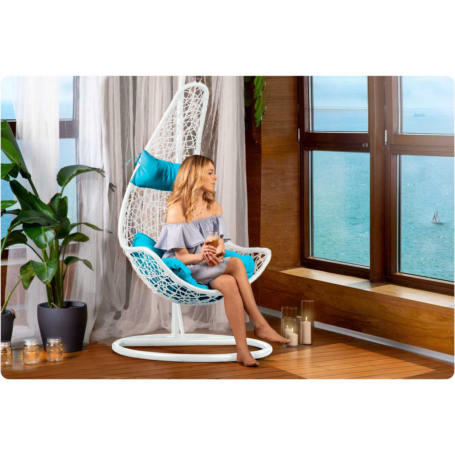 Стильна Підвісна Гойдалка Cabana Біла з Блакитними Подушками для Затишного Садового Релаксу - Зображення 4