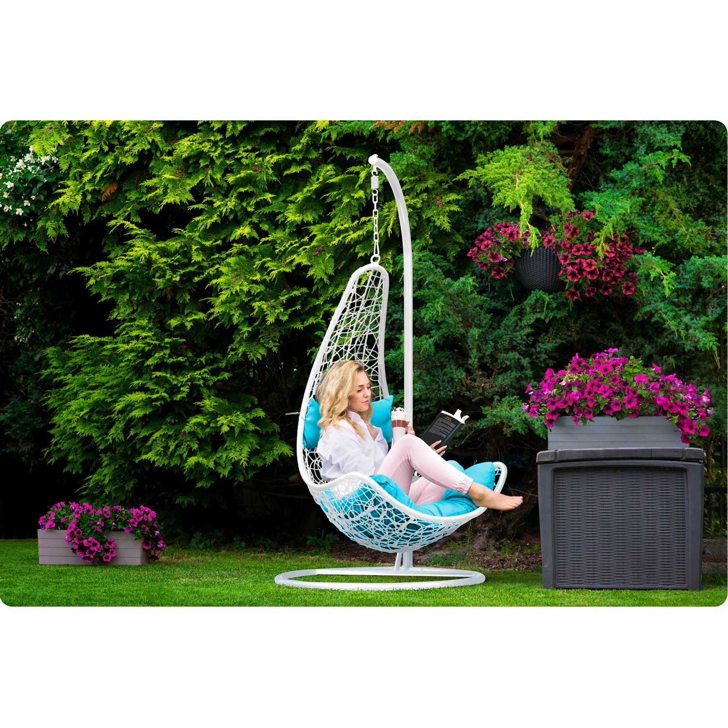 Стильна Підвісна Гойдалка Cabana Біла з Блакитними Подушками для Затишного Садового Релаксу - Зображення 10