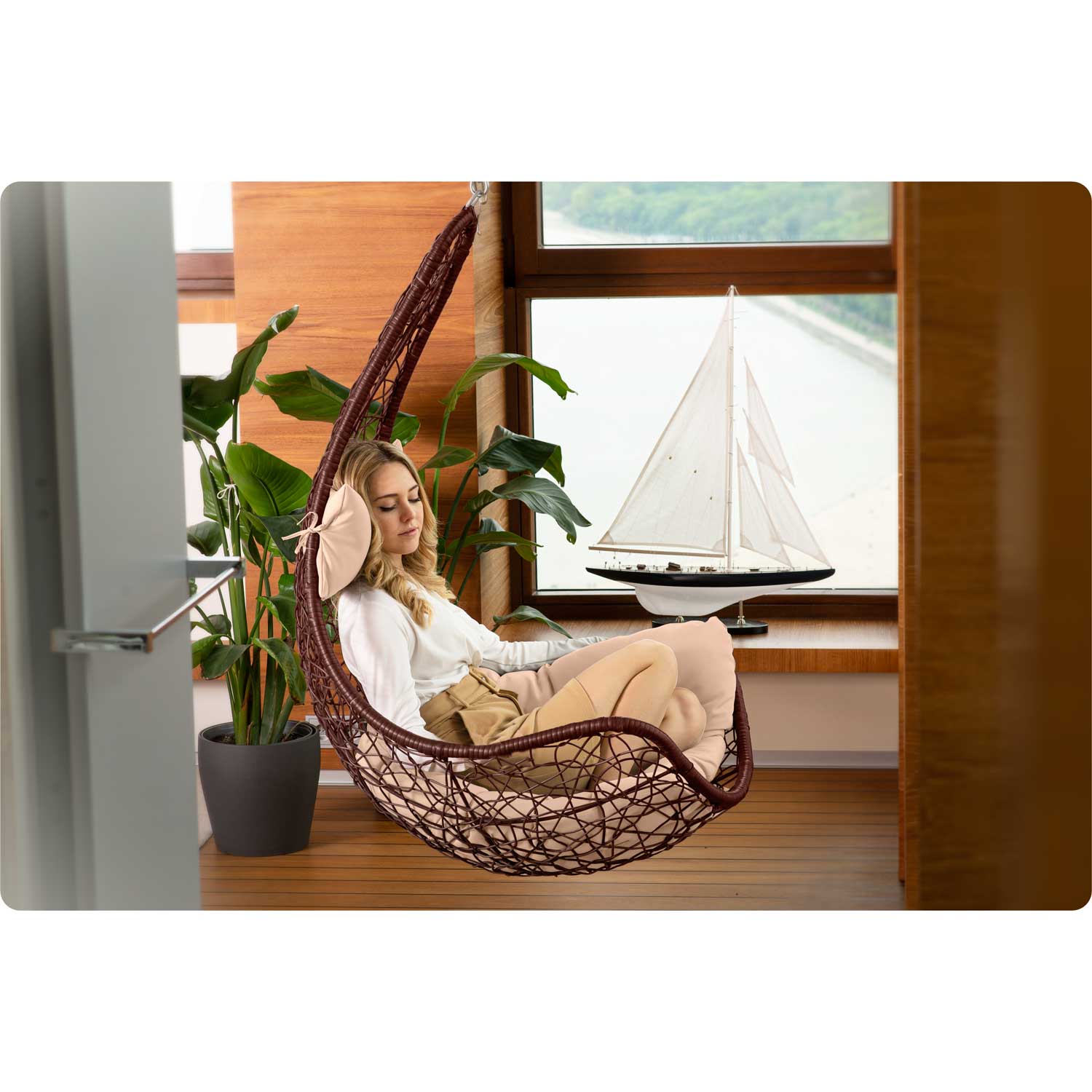 Стильне Підвісне Садове Крісло Cabana Коричневе з Бежевими Подушками для Природного Комфорту - Зображення 6