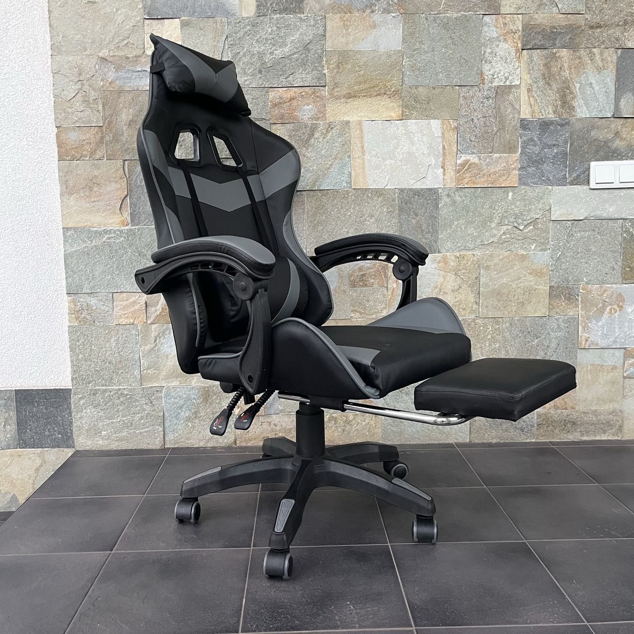 Ігрове Крісло TS-046A Gamer Swivel Чорно-Сіре з Ергономічною Конструкцією для Зручного Керування - Зображення 2