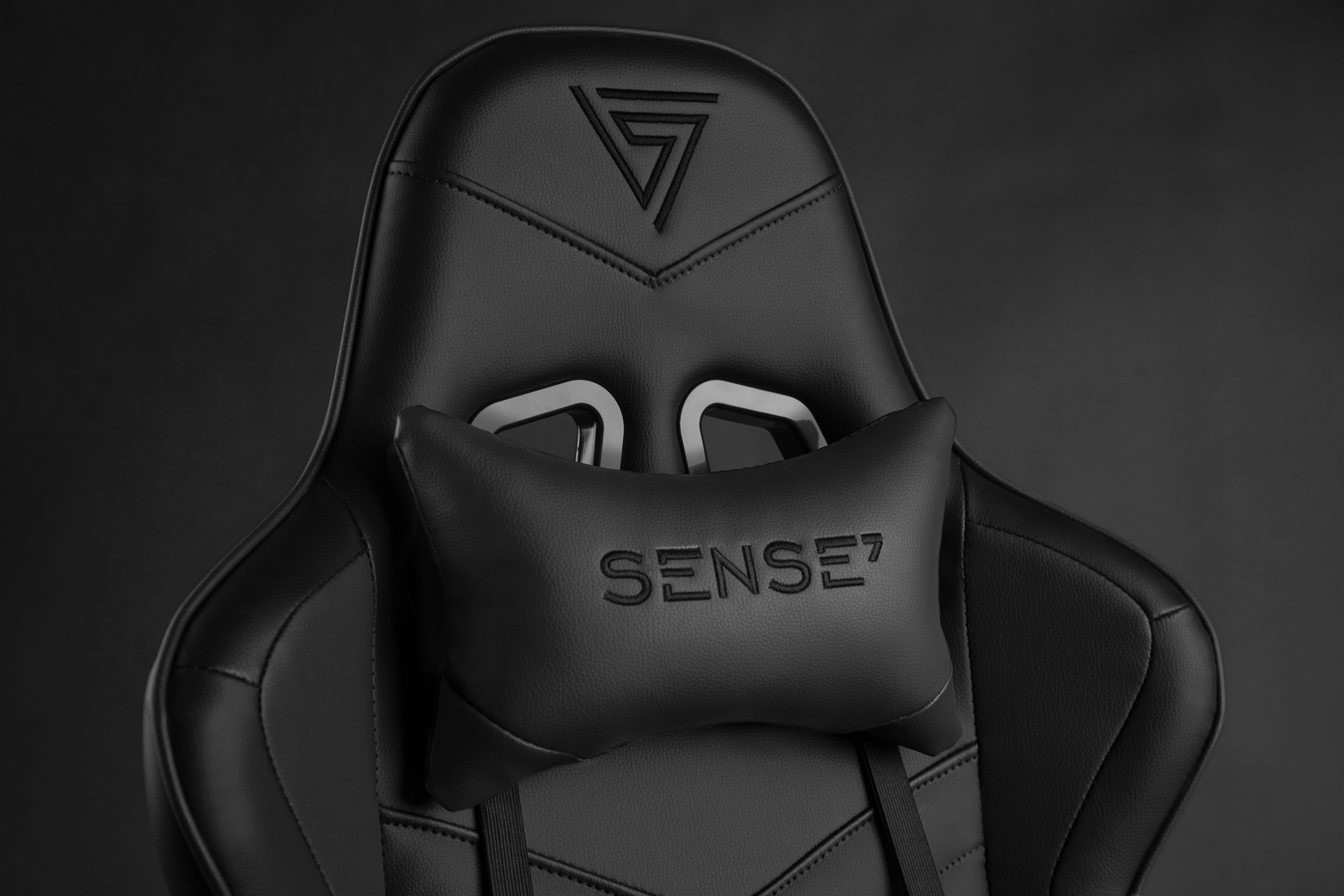 Геймерське Крісло SENSE7 Spellcaster Чорне Ергономічний Комфорт у Стильному Вигляді - Зображення 8